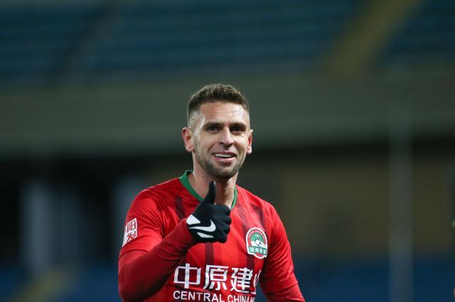 Kaiyun 开云体育官网-伊沃离队终结外援最久纪录 曾倾心归化现在却离开